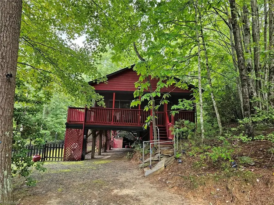 582 Deer Crossing Lane, Lenoir, NC 28645 - Image #2
