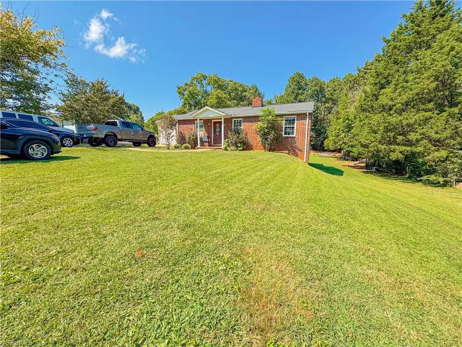 2919 Susan Lane, Winston Salem, NC 27107 - Image #2