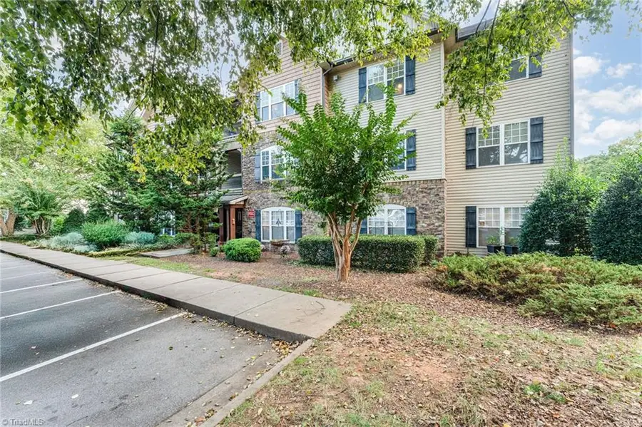4742 Tatton Park Circle #2A, Winston Salem, NC 27103 - Image #2