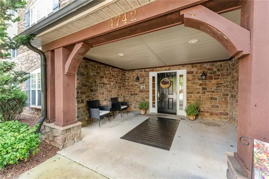4742 Tatton Park Circle #2A, Winston Salem, NC 27103 - Image #3