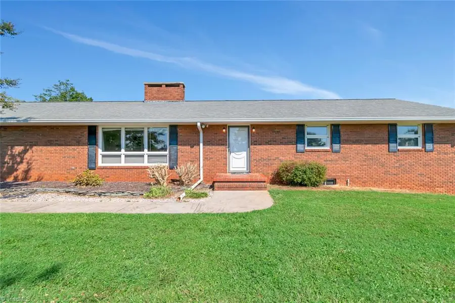 885 Winkler Mill Road, Wilkesboro, NC 28697 - Image #3