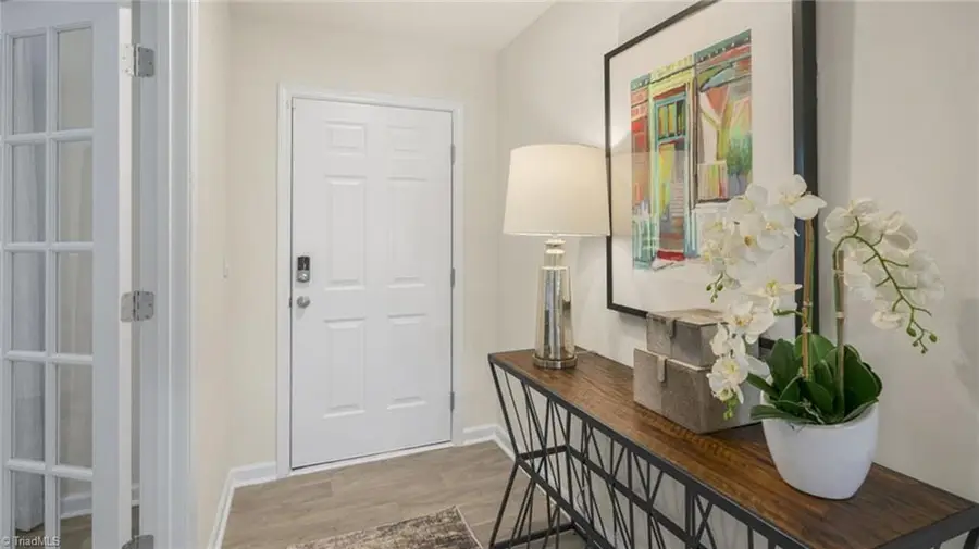 400 White Spruce Court, Thomasville, NC 27360 - Image #2