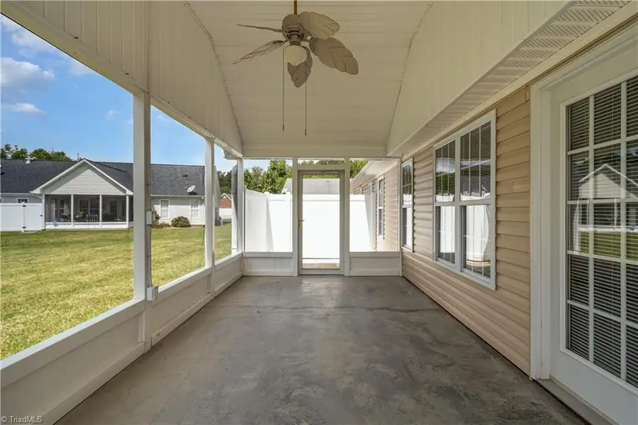 306 Locksley Court, Thomasville, NC 27360 - Image #2