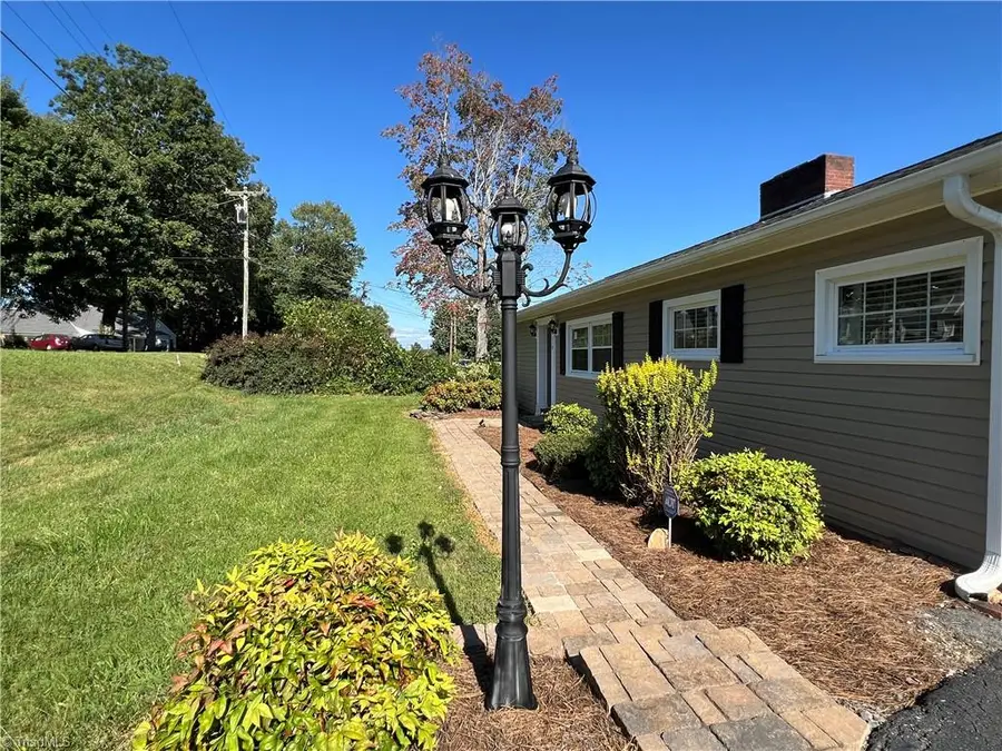 118 Triplett Street, Jonesville, NC 28642 - Image #2