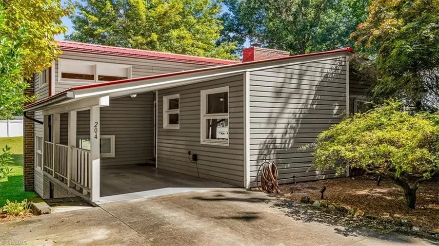 204 Rockspring Drive, Thomasville, NC 27360 - Image #2