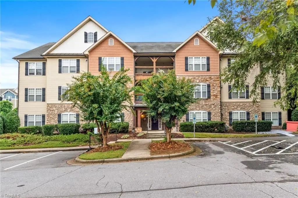 4762 Tatton Park Circle #3D, Winston Salem, NC 27103 - Image #1