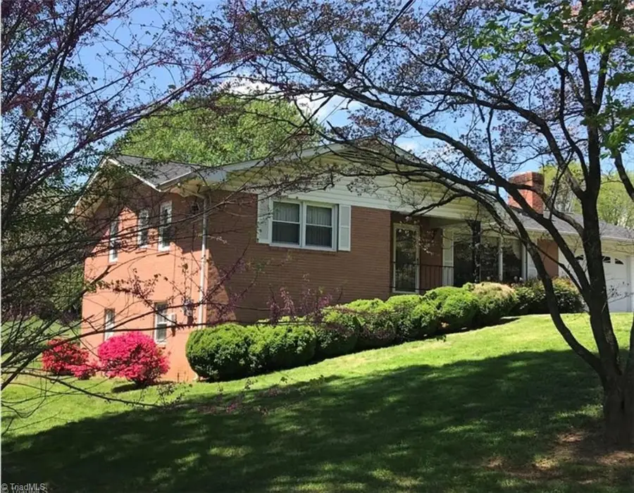 2149 Margaret Drive, Mount Airy, NC 27030 - #2