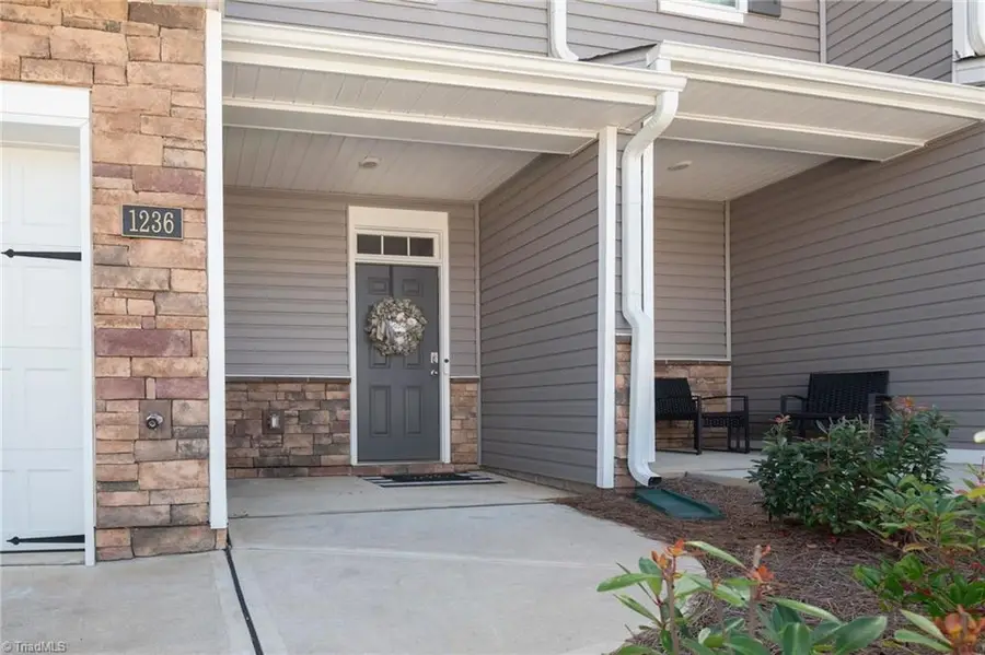 1236 Evelynnview Lane, Kernersville, NC 27284 - Image #2