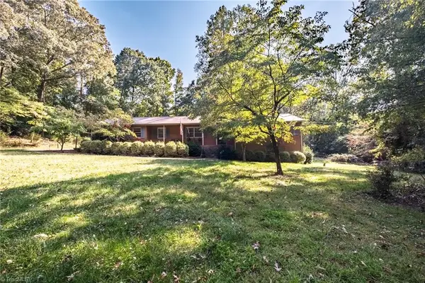 5509 Fallingbrooks Drive, Greensboro, NC 27407