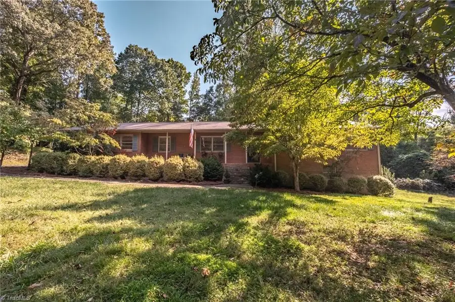 5509 Fallingbrooks Drive, Greensboro, NC 27407 - Image #2