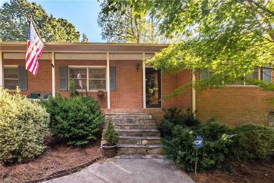 5509 Fallingbrooks Drive, Greensboro, NC 27407 - Image #3