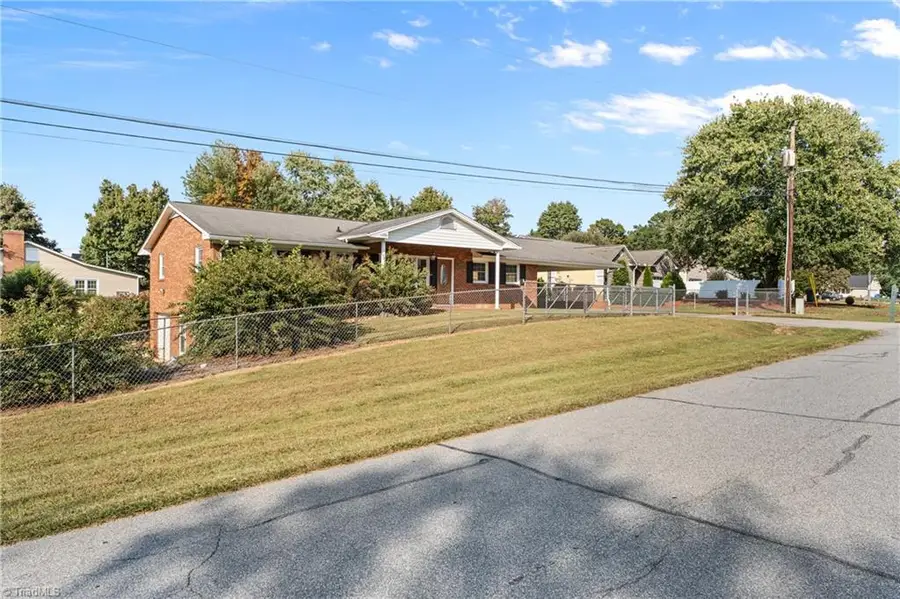 803 Kensal Green Drive, Kernersville, NC 27284 - Image #3