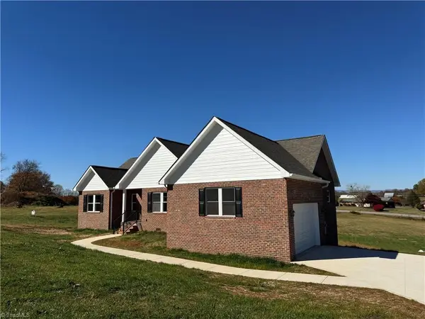 130 Oak Pointe Lane, Wilkesboro, NC 28697