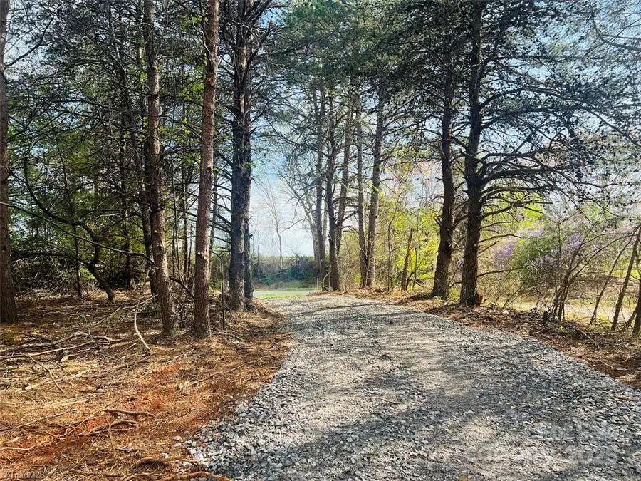 2095 Hatties Way, Hamptonville, NC 27020 - Image #3