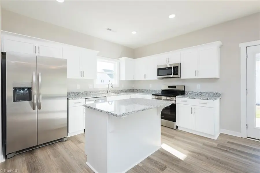 415 E Lee Avenue, Yadkinville, NC 27055 - Image #2