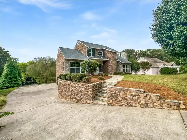 4436 Lochurst Drive, Pfafftown, NC 27040