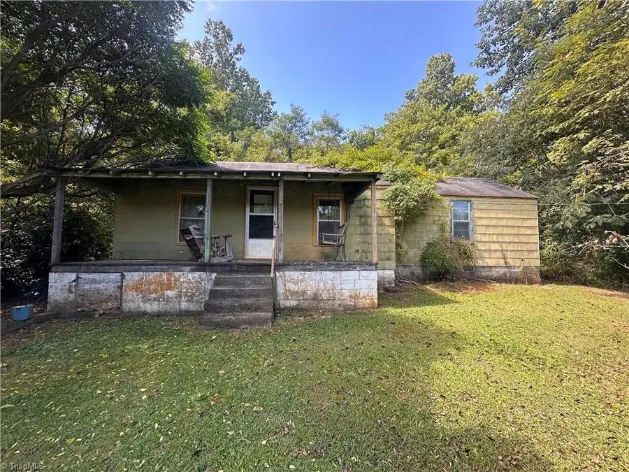 153 Pineway Lane, Thurmond, NC 28683 - Image #2