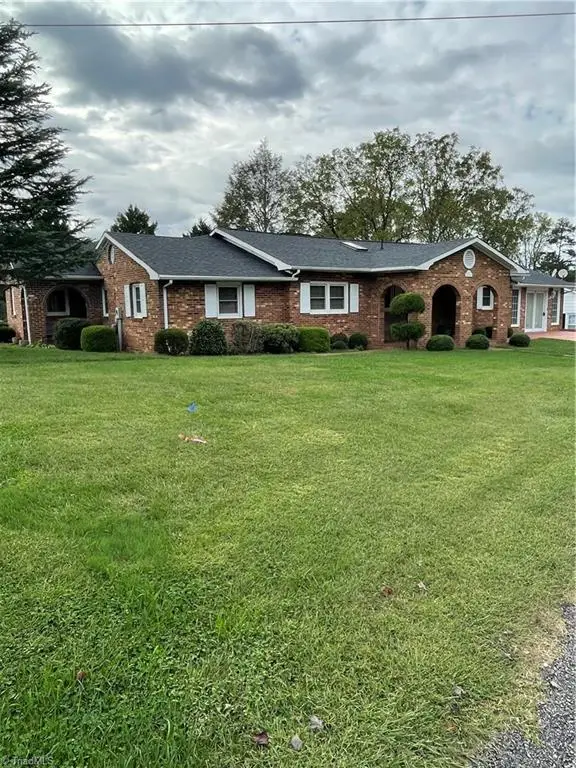 177 Circle Street, Millers Creek, NC 28651 - Image #1