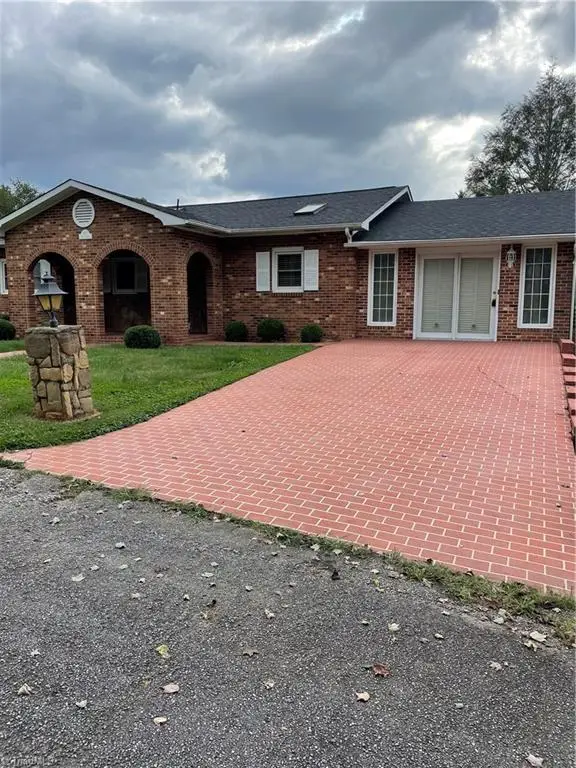 177 Circle Street, Millers Creek, NC 28651 - Image #2