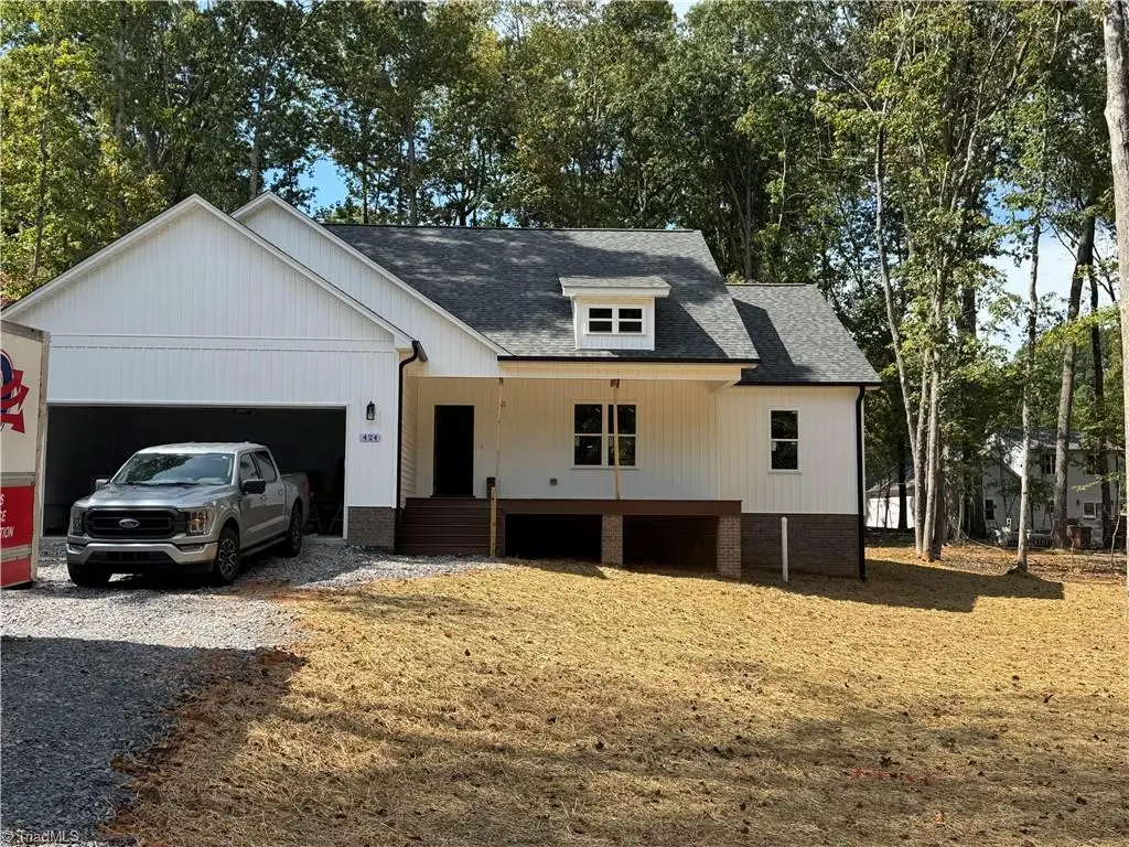 424 E Brookwood Avenue, Liberty, NC 27298 - Image #1