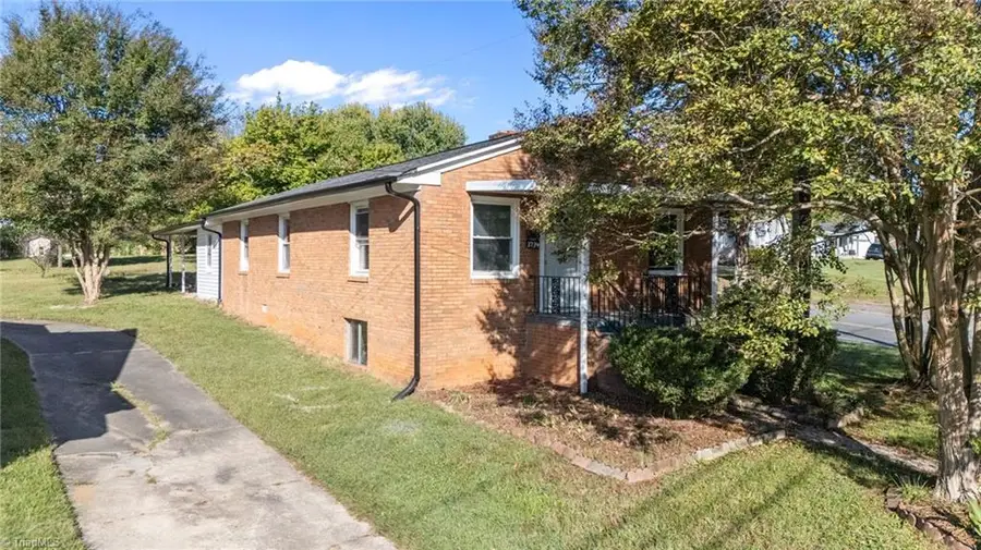 3734 Carver School Road, Winston Salem, NC 27105 - Image #2