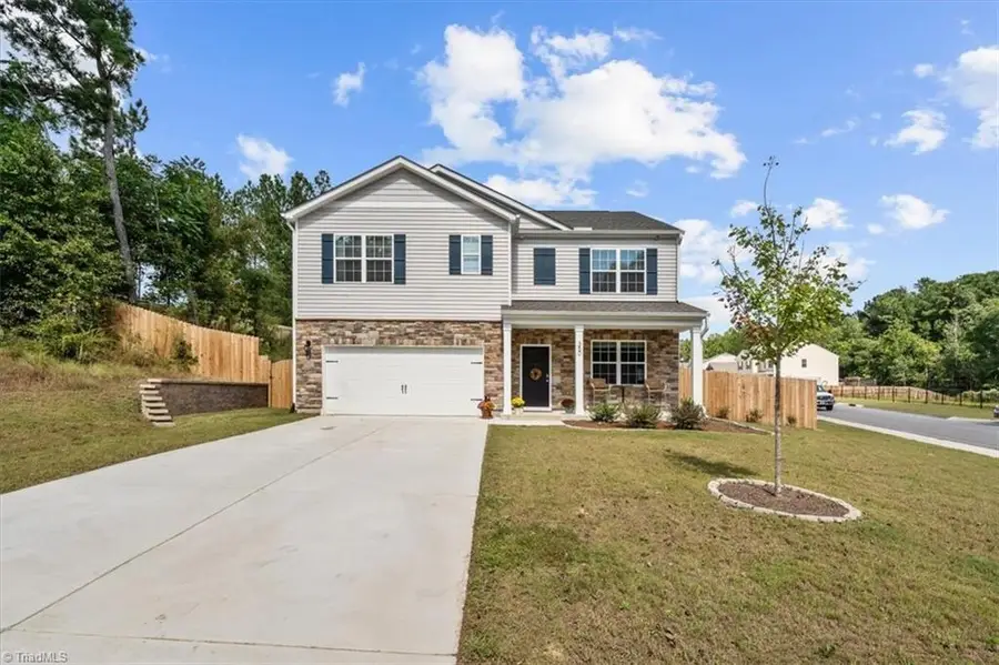 350 Robert Place, Carthage, NC 28327 - Image #2