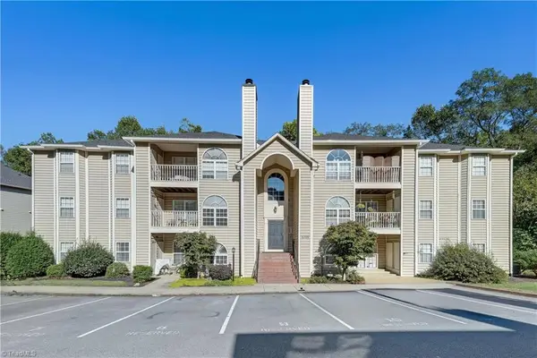 6700 W Friendly Avenue #2F, Greensboro, NC 27410