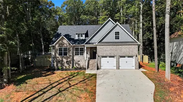 2065 Pembrooke Forest Drive, Winston-Salem, NC 27106