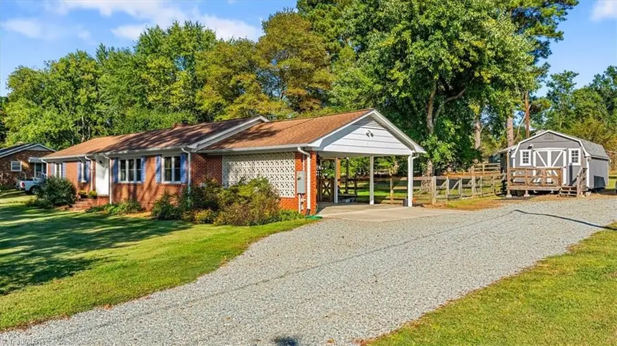 1905 Cardinal Crest Road Se, Greensboro, NC 27406 - Image #2