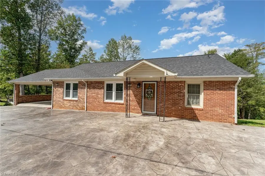 490 Oakland Drive, Elkin, NC 28621 - Image #2