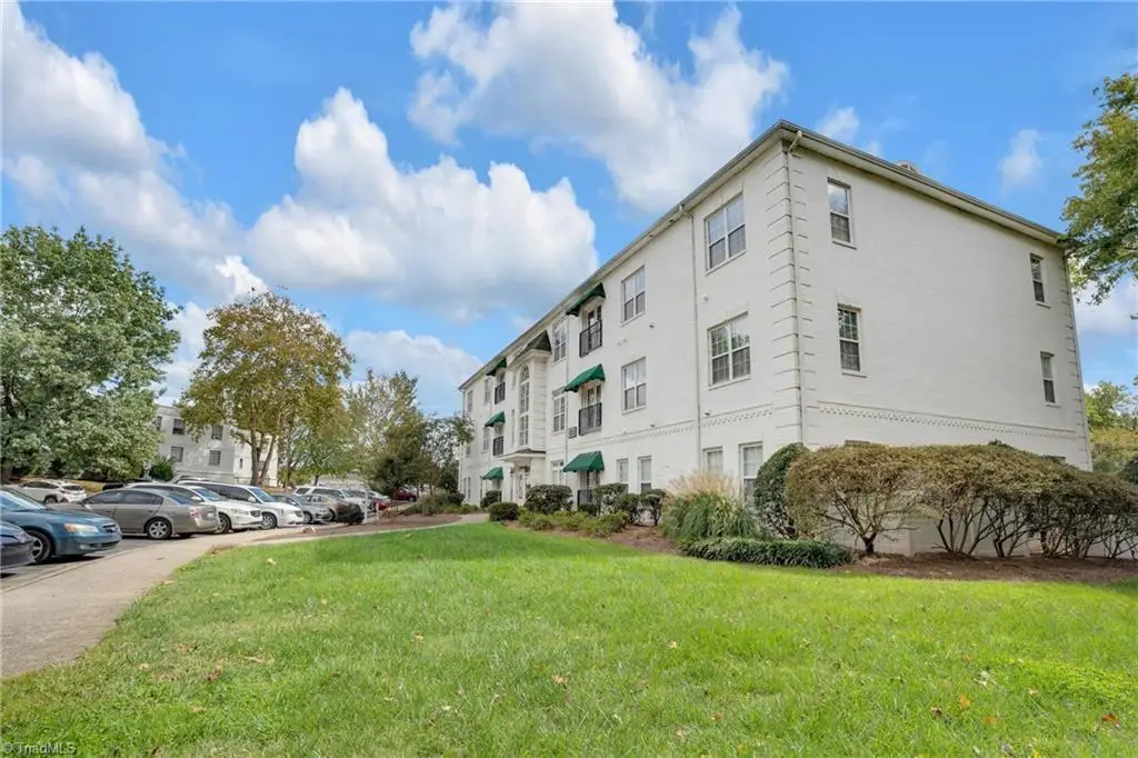 100 Sunset Circle #304, Greensboro, NC 27408 - Image #1