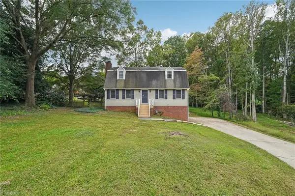 732 Luxbury Road, Winston-Salem, NC 27104