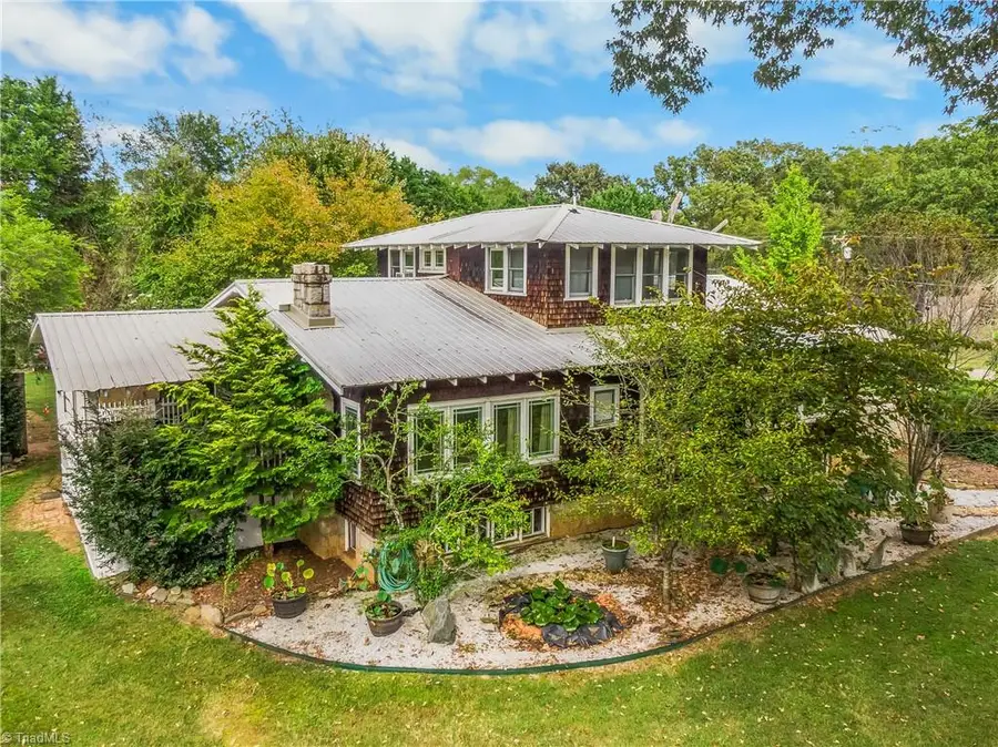 637 Stokesburg Road, Walnut Cove, NC 27052 - Image #2