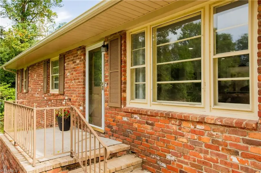 581 Clyde Drive, Winston Salem, NC 27104 - Image #2