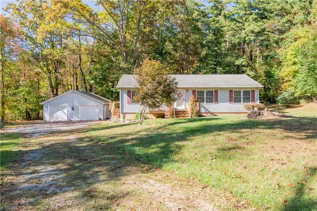 222 Greenwood Lane Se, Copper Hill, VA 24079 - Image #1