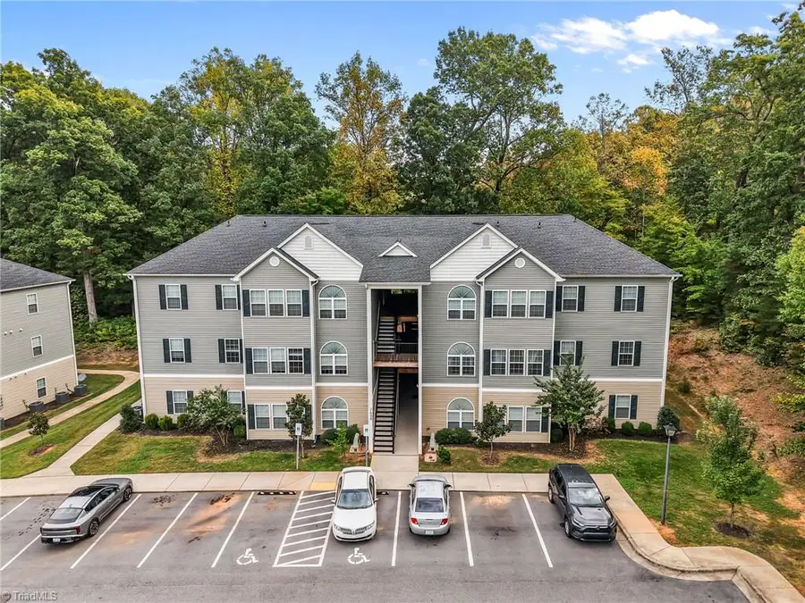 2608 Pennoak Way #L, Greensboro, NC 27407 - Image #2