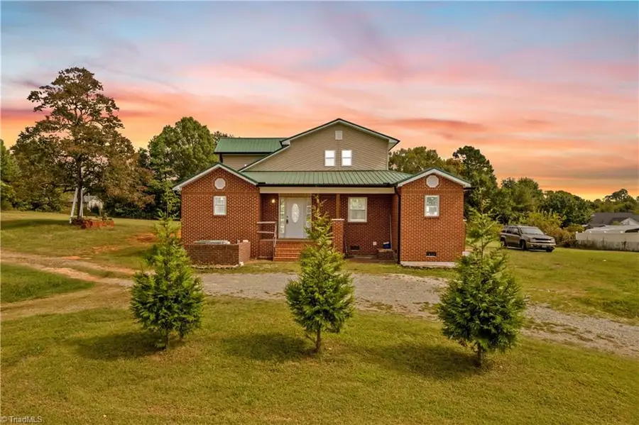 106 Emlee Street, Lexington, NC 27295 - Image #2