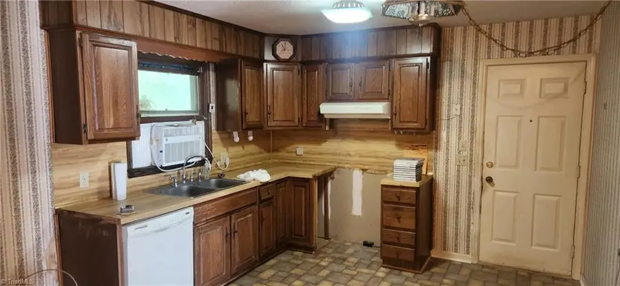 122 Hill Street, North Wilkesboro, NC 28659 - Image #3