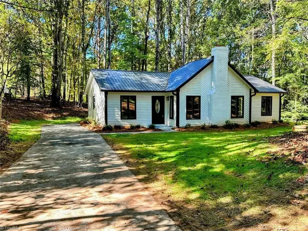 5305 Bent Tree Court, Pfafftown, NC 27040