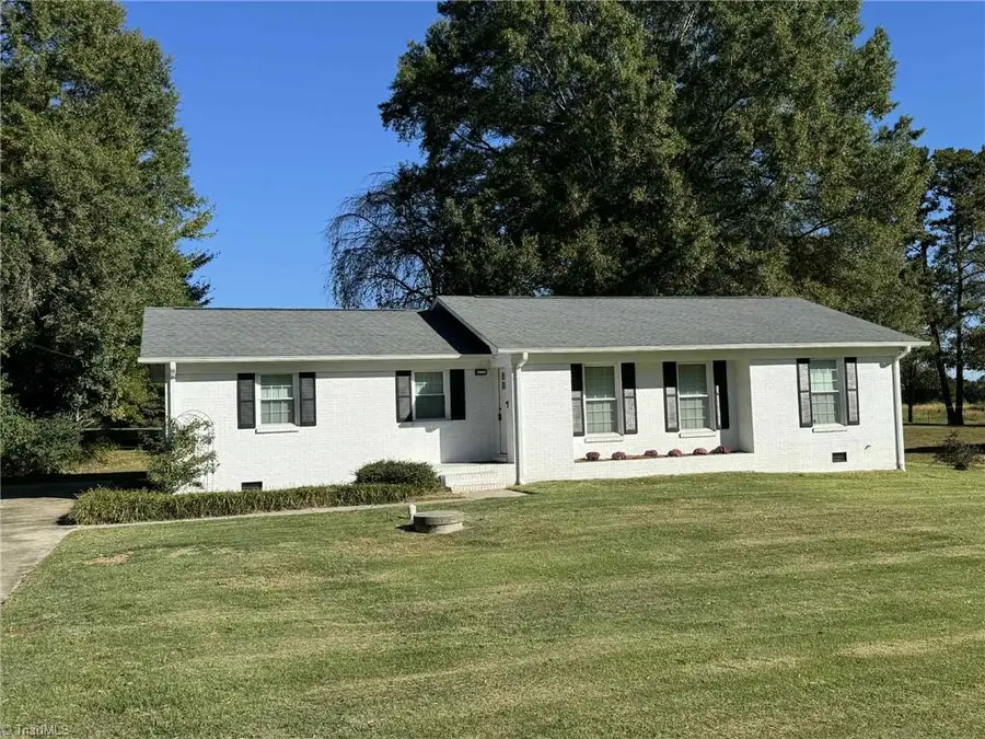 149 Vance Street, Dobson, NC 27017 - Image #3