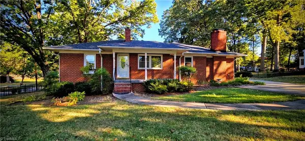 2228 Oak Hill Drive, Greensboro, NC 27408