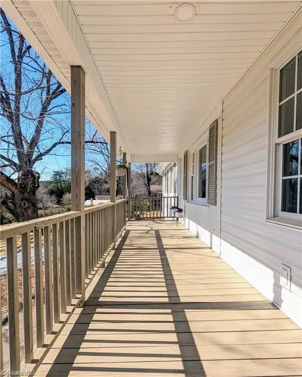 335 Badgett Avenue, Mount Airy, NC 27030 - Image #2