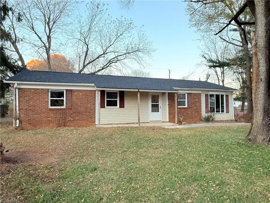 327 Weatherford Drive, King, NC 27021 - Image #2