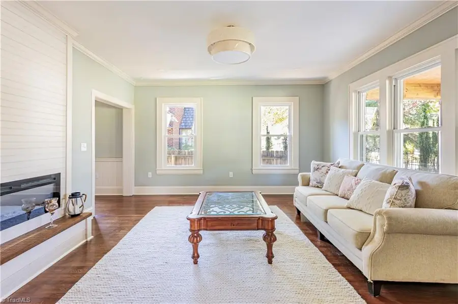 929 Hawthorne Road, Winston Salem, NC 27103 - Image #2