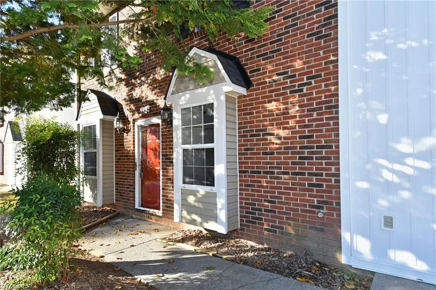 717 Pilgrim Ford Court, Clemmons, NC 27012 - Image #2