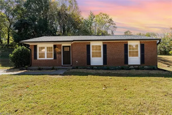 3924 Oak Ridge Drive, Winston-Salem, NC 27105