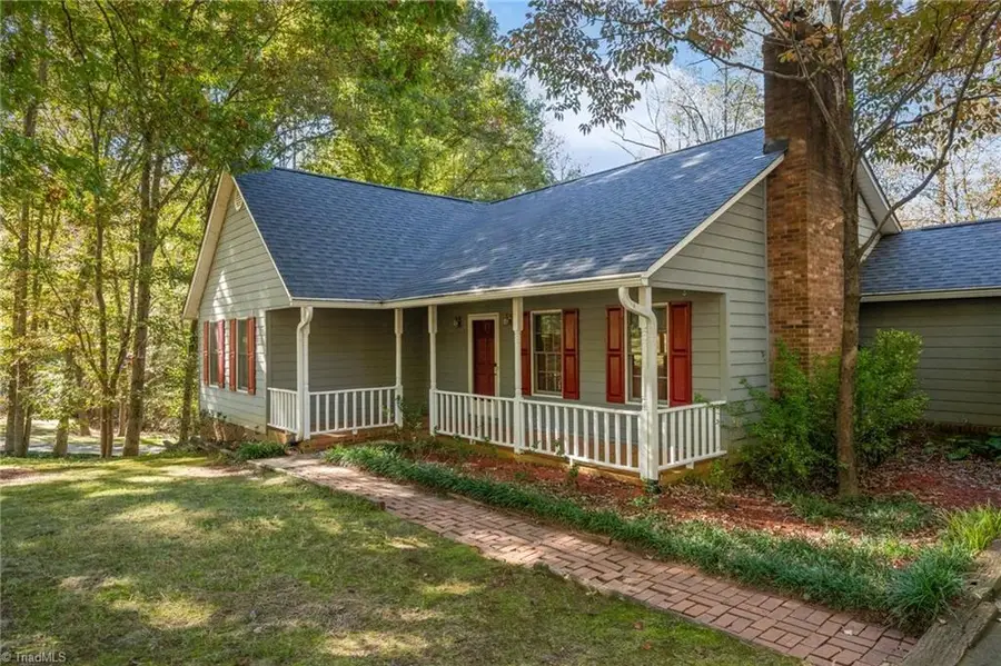 405 Oak Street, East Bend, NC 27018 - Image #2
