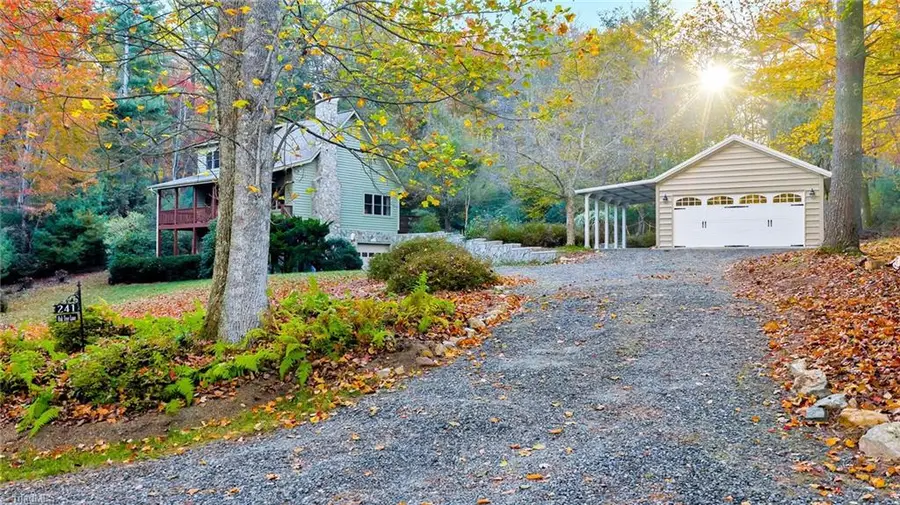 241 Oak Tree Lane, Jefferson, NC 28640 - Image #2