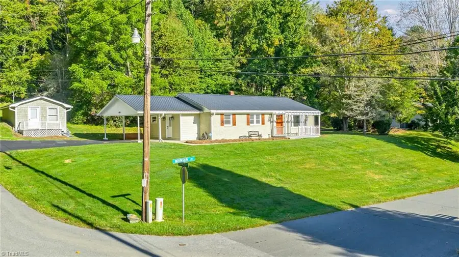 608 Mountain Avenue, West Jefferson, NC 28694 - Image #3