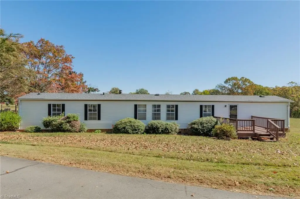 1085 Ashburn Drive, King, NC 27021 - Image #1